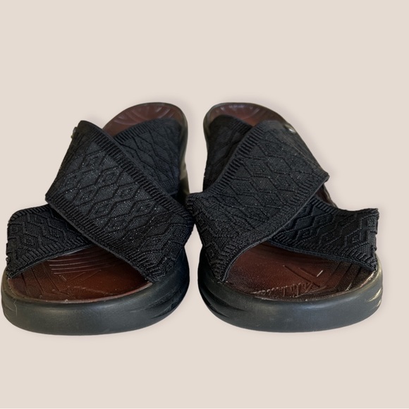 Women's Bzees Desire Comfort Wedge Slip On Slides Sandals Black Size 9 - Picture 5 of 8